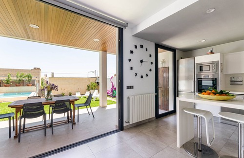 Majorca Ski Chalet | YourHouse Casa Llubi, house with private pool and air conditioning