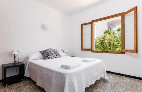 Can Picafort House | YourHouse Villa Ana, family-friendly beach house in Majorca North