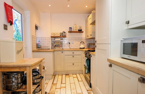 Llandudno Junction Cottage | YR ANGOR (THE ANCHOR), pet friendly in Llandudno Junction
