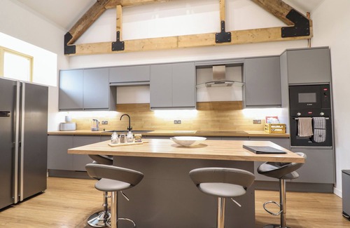 Bala Cottage | YR ARENIG, with a garden in Bala