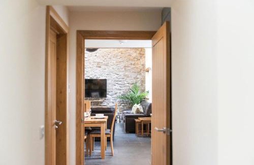 Llanilar House | Yr Hen Beudy