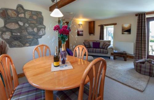 Castlemorris House | Yr Hen Felin