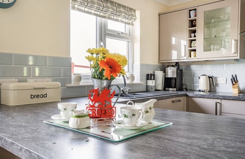 Llanedy Cottage | Yr Hen Ffald