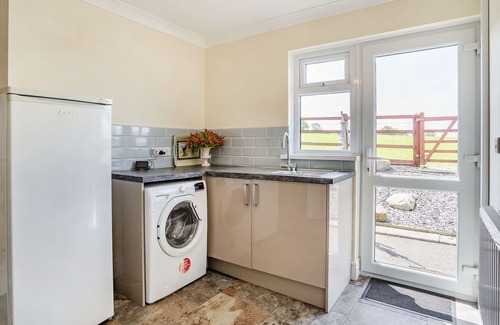 Llanedy Cottage | Yr Hen Ffald