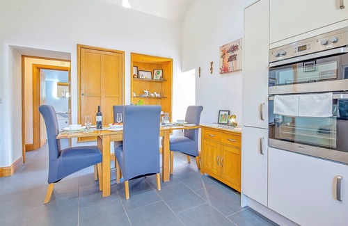 Newcastle Emlyn Cottage | Yr Hen Llaethdy