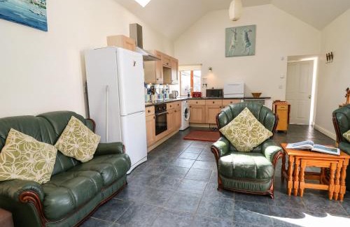 Carmarthen House | Yr Hen Ysgubor
