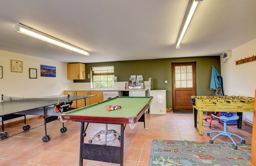 Felinfach House | Yr Onwydden - Two Bedroom House, Sleeps 4