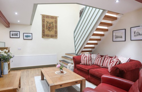 Llanddaniel Fab Cottage | YSGUBOR BACH, pet friendly, with a garden in Llanddaniel Near Gaerwen