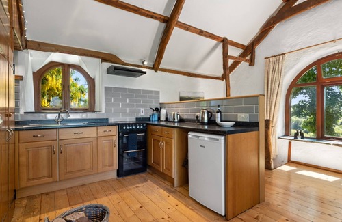 Whitland House | Ysgubor Isaf - Two Bedroom House, Sleeps 3
