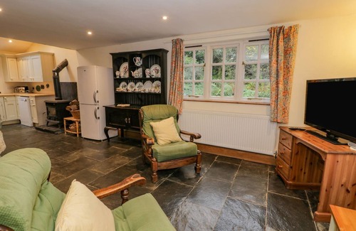 Dinas Mawddwy House | YSGUBOR, pet friendly, character holiday cottage in Dolgellau