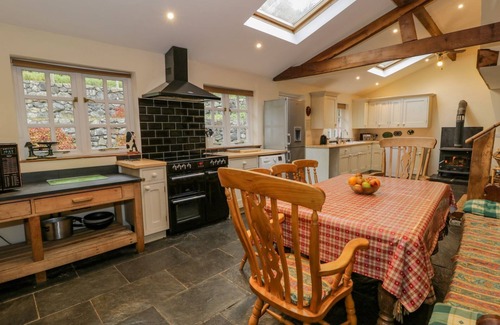 Dinas Mawddwy House | YSGUBOR, pet friendly, character holiday cottage in Dolgellau