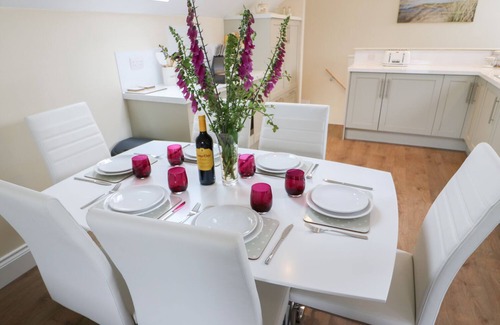 Boncath Cottage | YSGUBOR - THE BARN, pet friendly, country holiday cottage in Crymych