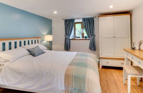 Lixwm House | Ysgubor y Graig in the beautiful Holywell