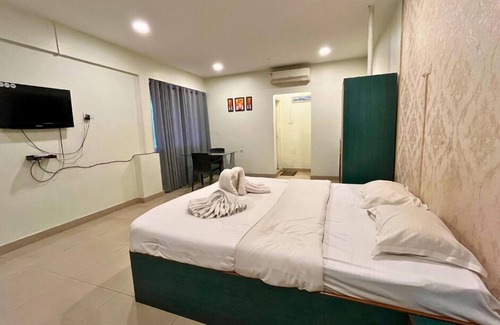 Sualkuchi Hotel | YSM Grand