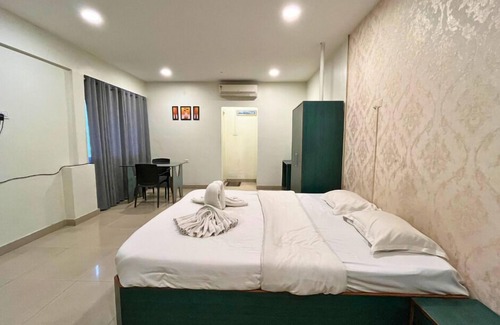 Sualkuchi Hotel | YSM Grand