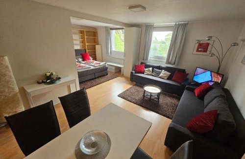 Kaisermuhlen Apartment | Yuki's Place - UN-VIC, Danube Beach and Subway near to Downtown Vienna