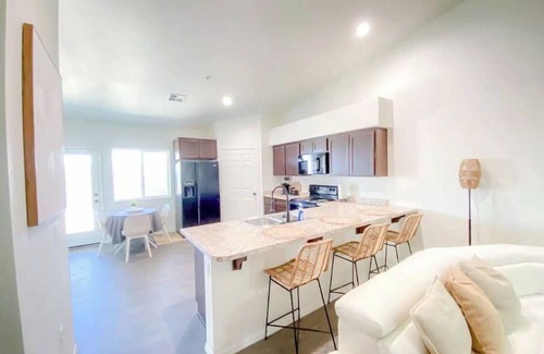 Yuma House | Yuma Boho/Airy 3 bedroom home with free parking