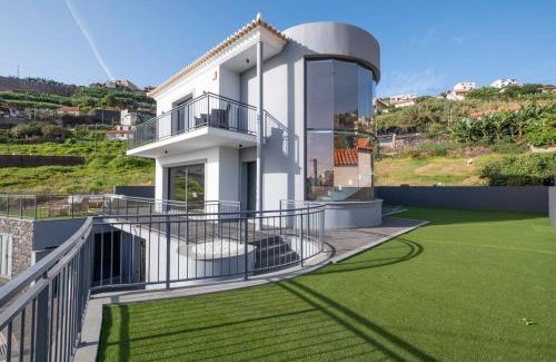 Ribeira Brava Villa | Yuri Big House