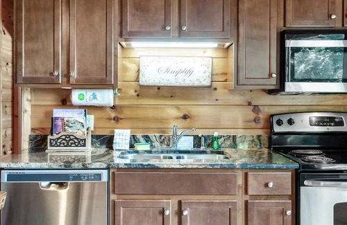 Sevierville Apartment | Yurt I Game Room Hot Tub I Sleeps 8 I 2BR 2BA