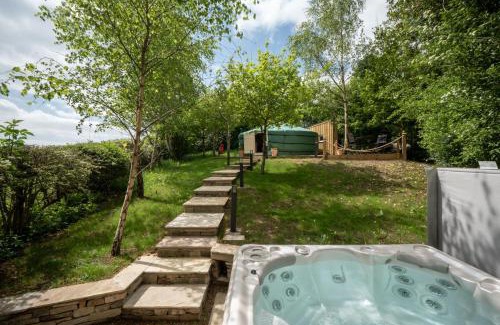 Hulme End Other | Yurt with Hot Tub near Hartington, Peak District