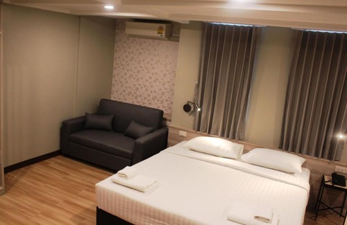 Thung Maha Mek Hotel | YWCA Hotel Bangkok