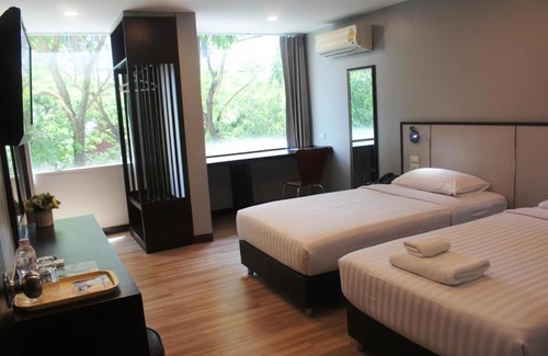 Thung Maha Mek Hotel | YWCA Hotel Bangkok