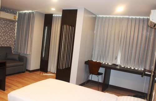 Thung Maha Mek Hotel | YWCA Hotel Bangkok