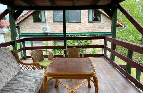 Balatonkeresztur House | Zöldfenyő nyaraló, Ferienhaus Tannengrün