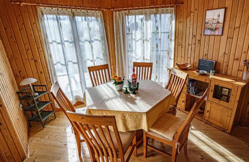 Balatonkeresztur House | Zöldfenyő nyaraló, Ferienhaus Tannengrün