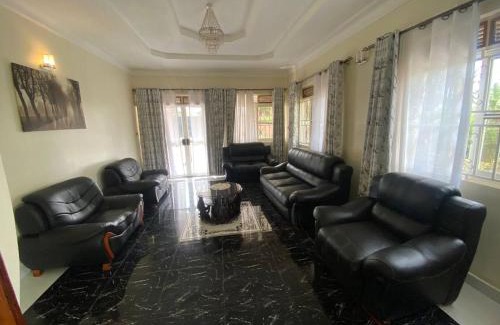 Fort Portal House | Zaabu Homestay Fortportal