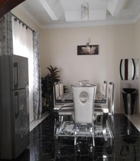 Fort Portal House | Zaabu Homestay Fortportal
