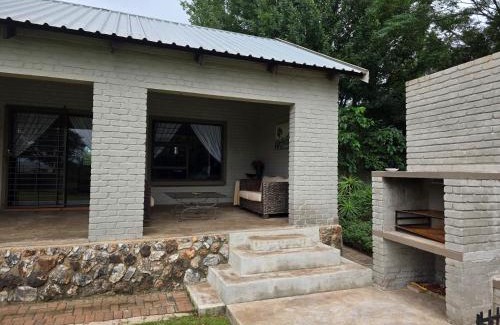 Mogale City Apartment | Zacks Country Stay Self-catering