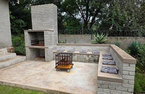 Mogale City Apartment | Zacks Country Stay Self-catering