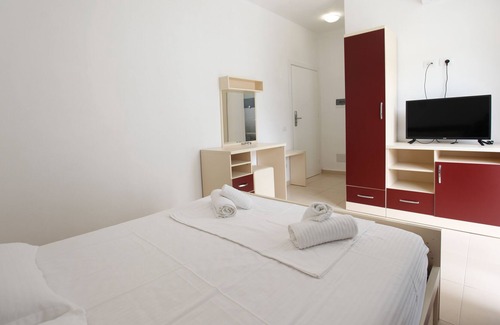 Himare Bed & Breakfast | Zahos Hotel