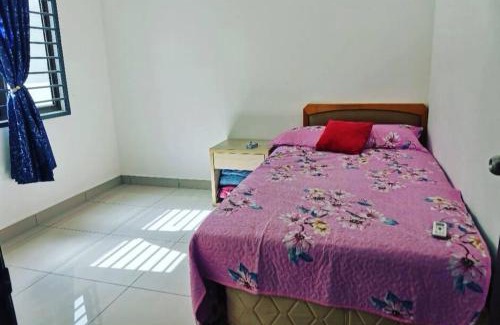 Kajang Apartment | Zanra Homestay at Residensi Zamrud Blok B
