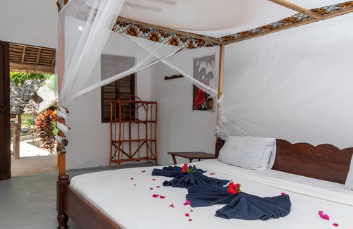 Kidoti Bed & Breakfast | Zanzi Rest bungalows