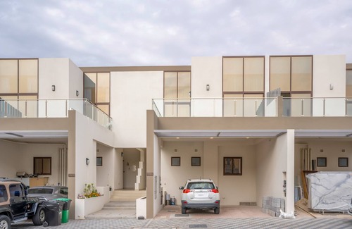 Nad Al Sheba Villa | Zapbed Villa C62-03