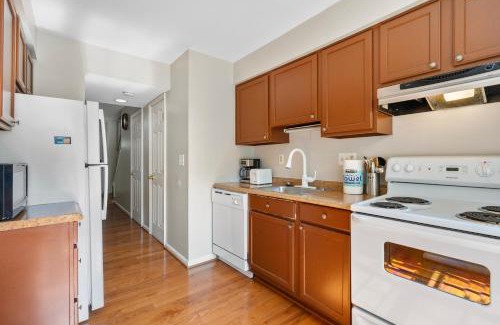 Montgomery Village House | zarah Vacation Home cozy home near Washington DC