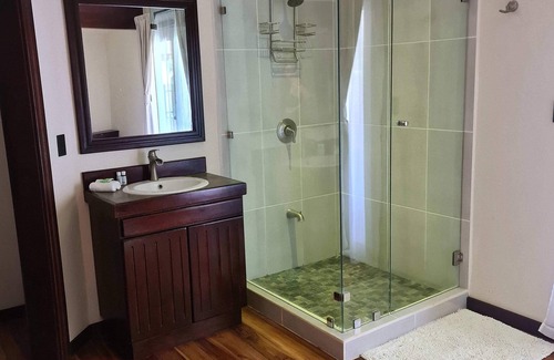 Dominical Hotel | Zarcero King Room at Hona Beach Hotel