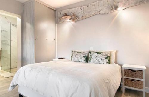 Mountainside Apartment | Zaria Sun Cottage by Host Agents