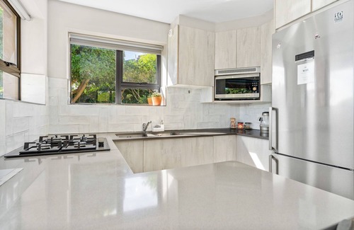 Mountainside Apartment | Zaria Sun Cottage