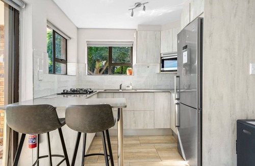 Mountainside Apartment | Zaria Sun Cottage