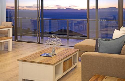 Mountainside Apartment | Zaria Sun Penthouse by Host Agents