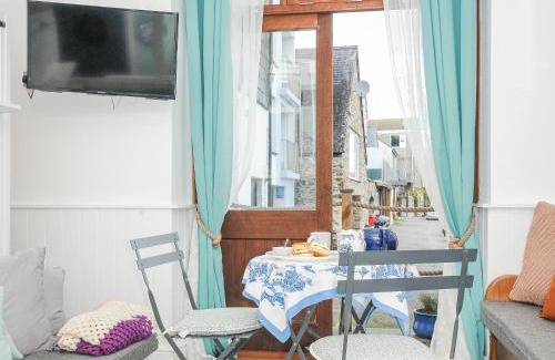 Mylor Churchtown Apartment | Zawn Nook
