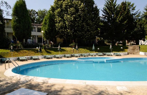 Primorski Hotel | Zdravets - free parking
