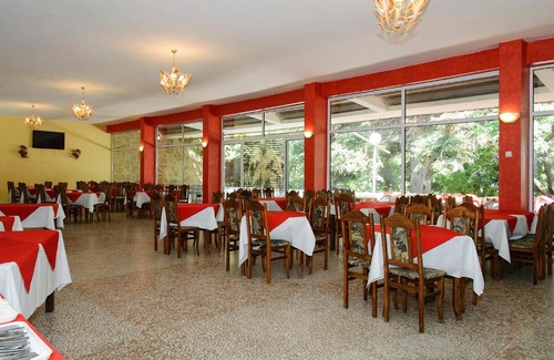 Primorski Hotel | Zdravets - free parking