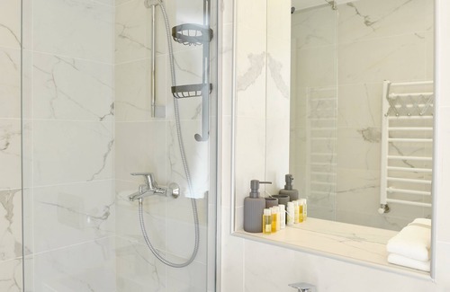 Tomicici Hotel | Zebra