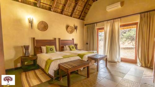 Leeupoort Villa | Zebula Golf and Wildlife Estate - Oryx Walkway Pax 16 - Moi Signature Luxury villa