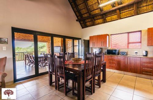 Leeupoort Villa | Zebula Golf and Wildlife Estate - Spectacular View Pax 13 - Moi Signature Luxury villa