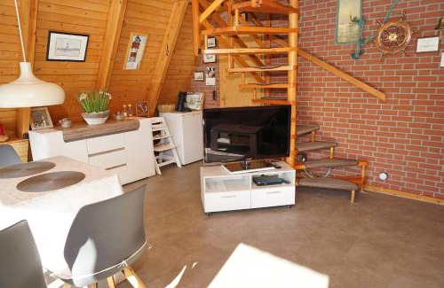 Damp House | Zeltdachhaus mit W LAN 2 x TV